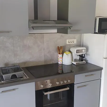 Greta Apartment Sukosan