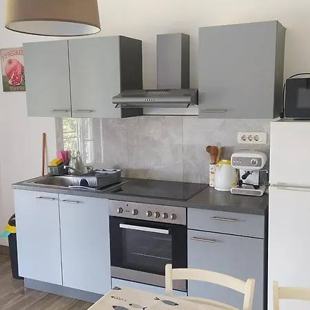 Greta Apartment *